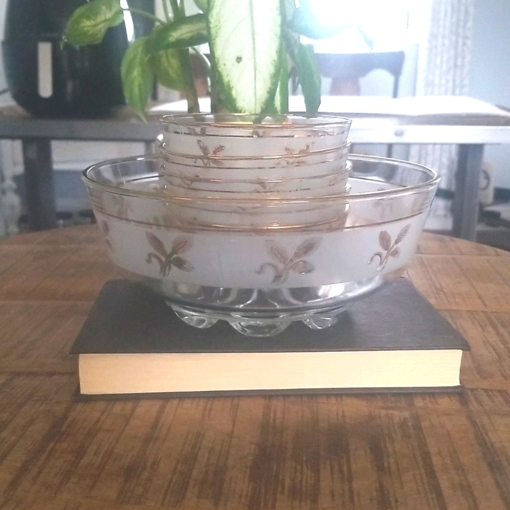 Vintage Mid-Century Frosted Glass Gold Wheat Bowl Set – Elegant 6-Piece MCM Set